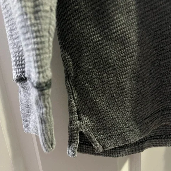 NWOT. Men’s XLT Northwest Territory Gray 1/4 Button Down Thermal Top! - Picture 3 of 4